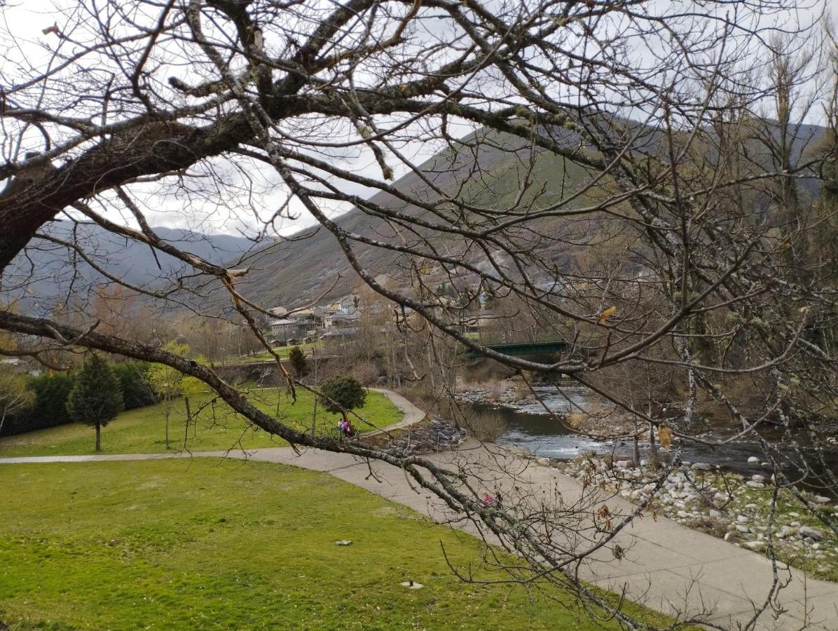 Camping La Zarapica - Palacios Del Sil Kültér fotó